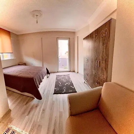 Cosy Flat With Location Φετιγιέ